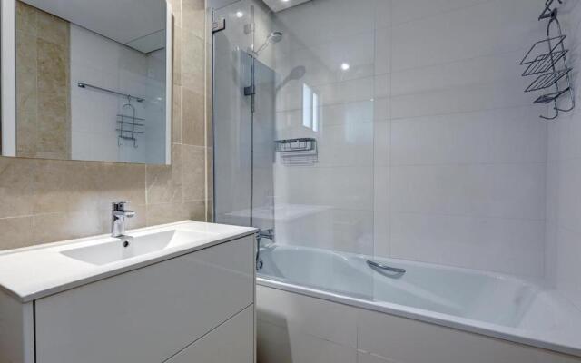 Apartment Boulevard 302