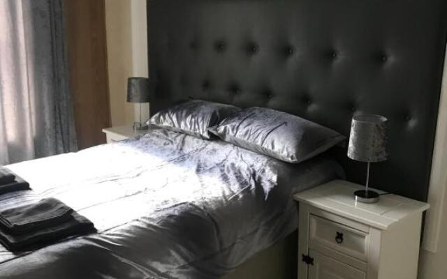 Sandy Pad's Apartments