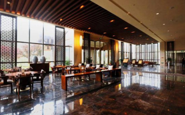Jinfoshan Liangjiang Holiday Hotel