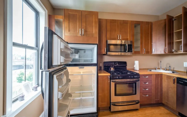 Pelicanstay in Boston Bay Village