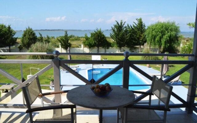Gyra Villas