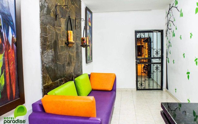 Hotel Paradise La 33