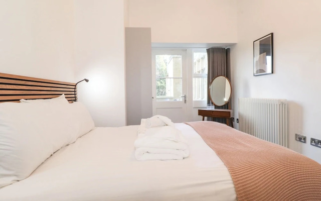 The Wilfred Suite Stone Cross Mansion