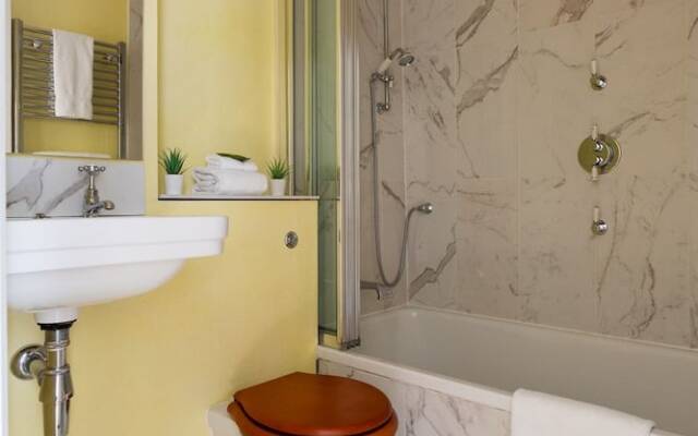 Stylish Flat Close To Victoria Station