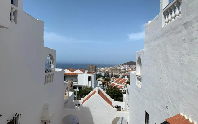 Sunny Tenerife, Los Cristianos, Studio