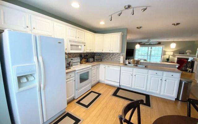 Canal Landing Court 36