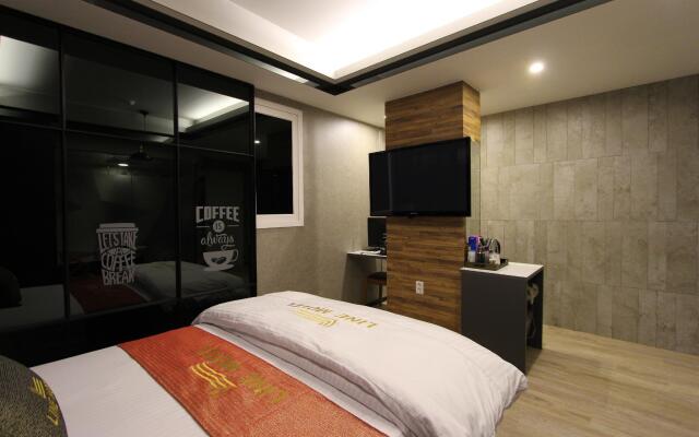 Line Motel