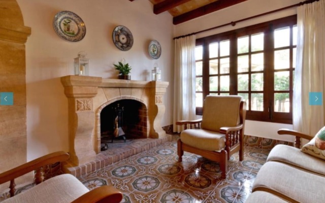 Villa - 6 Bedrooms with Pool - 105092