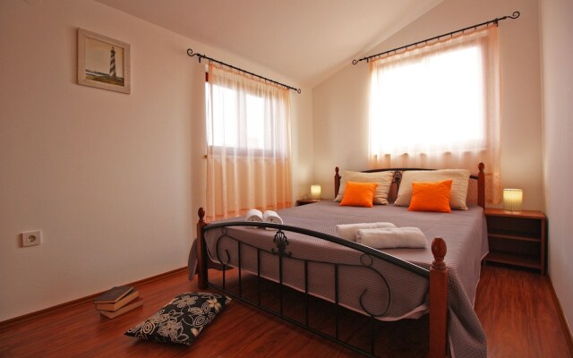 Apartments Irena 1310