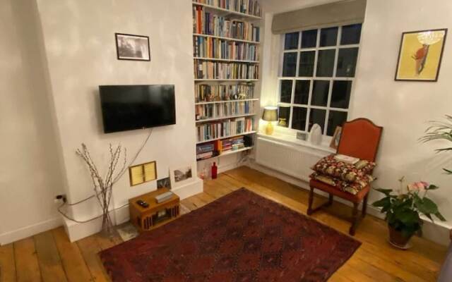 Trendy 1BD Flat - 5 Mins to Cambridge Heath!