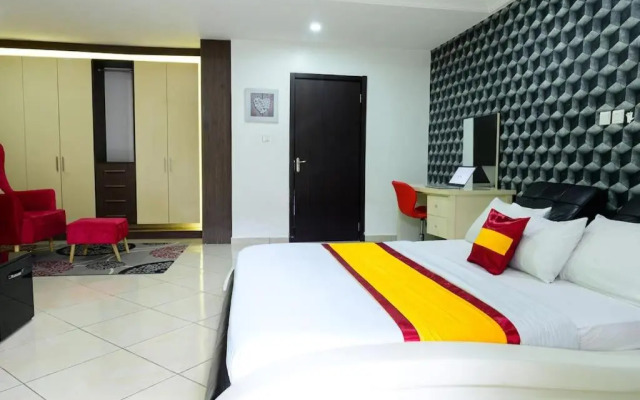Luxury 4 Bedrooms Apartment 24Hrs Elect/WIFI/Security