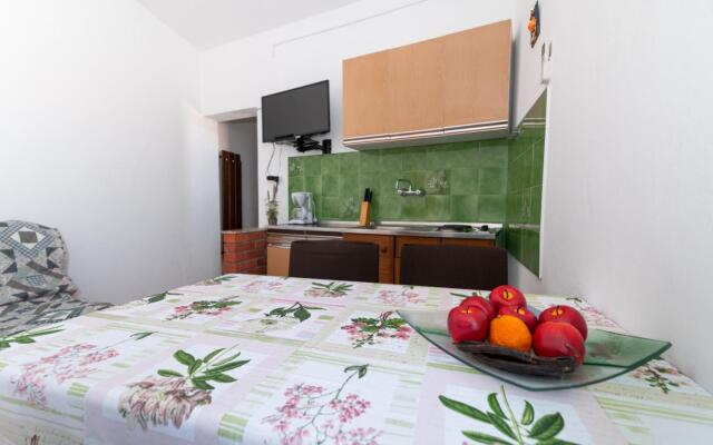 Din - 40 m from sea - A5(2+2)