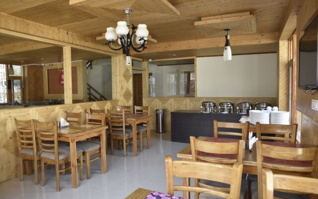 OYO 10255 Hotel Red Apple