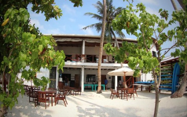 Thulusdhoo Surf Camp