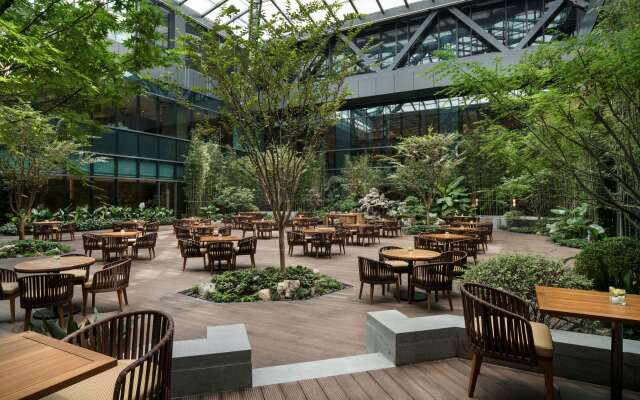 Hyatt Regency Shanghai, Wujiaochang