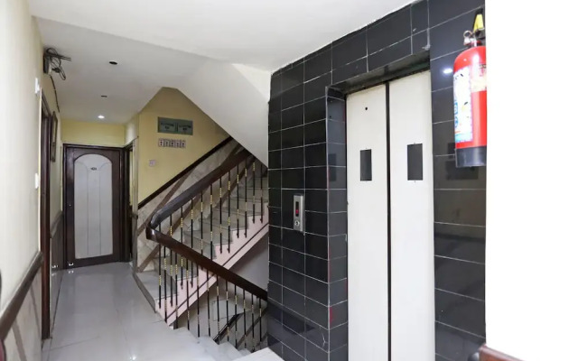 OYO 5249 Hotel Heera International