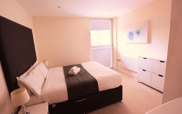 Zen Apartments - City Airport London