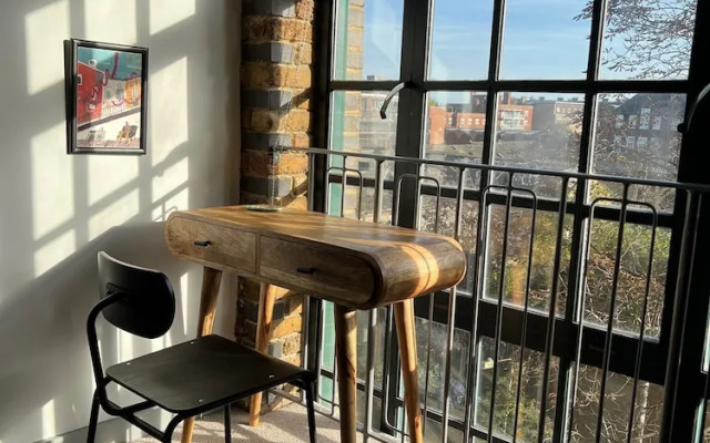Stunning 2-bed Converted Warehouse - Sleeps 4