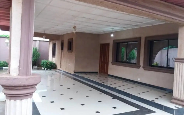 Longe Villa