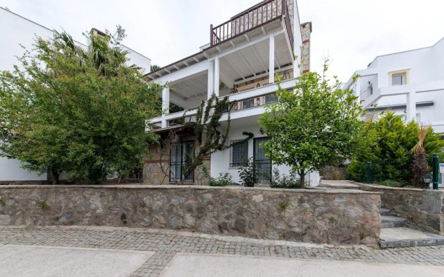 Sea View Huge Private Villa With Terrace in Bodrum