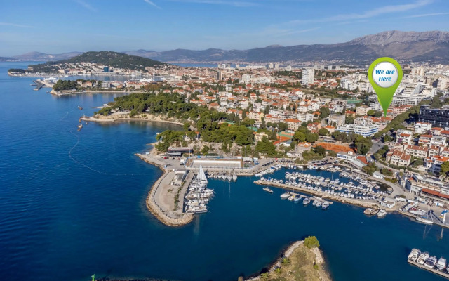 Ferula, 3 bedroom apartment near beach Bačvice