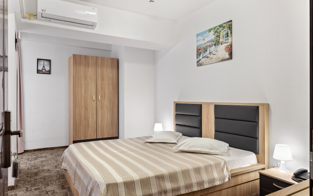 Lina Hotel