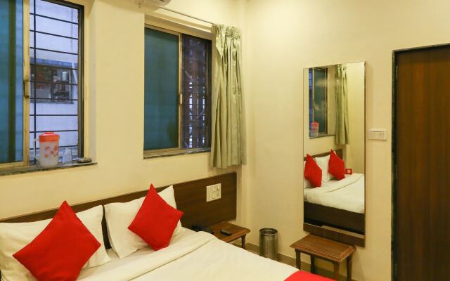 OYO 15090 Hotel Rajdeep