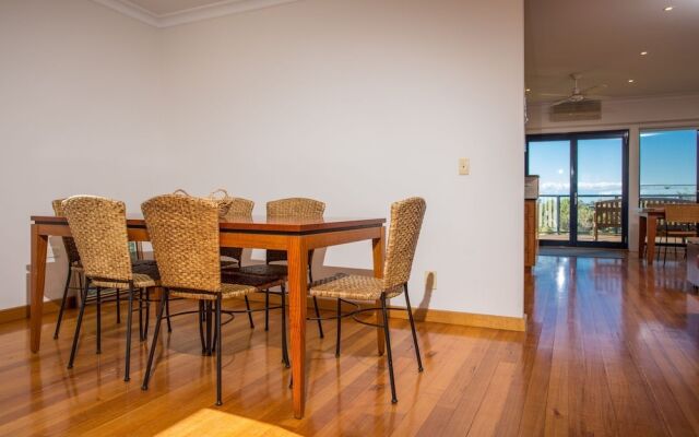 Kara Yaringa on Hill Street