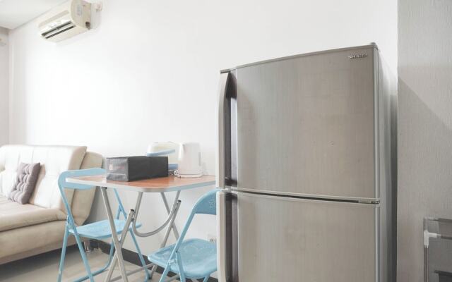 Simply Modern 1Br At Sky Terrace Apartment