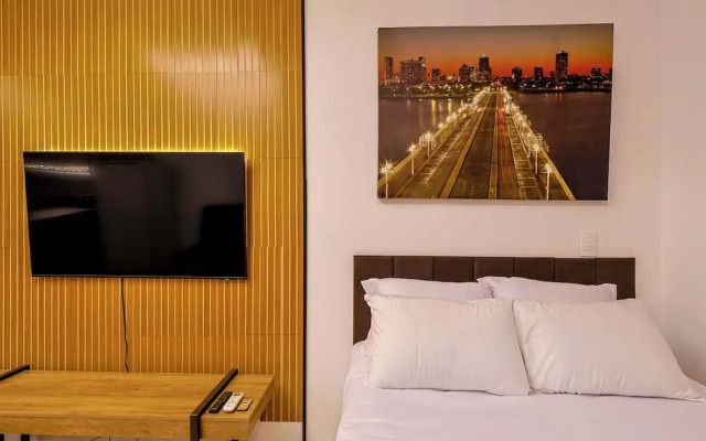 Studio Completo c Wi-fi e Varanda no Centro