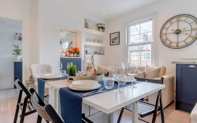 Modern 2 Bedroom Apartment in Wimbledon With Garden