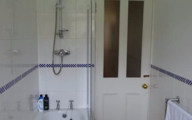 3 Bedroom Stockbridge Apartment