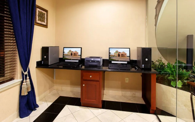 Holiday Inn Express & Suites Lathrop