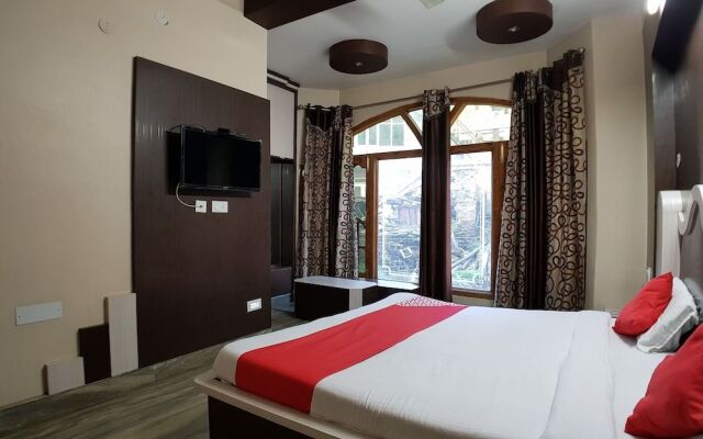 Oyo 30576 Satyam Regency