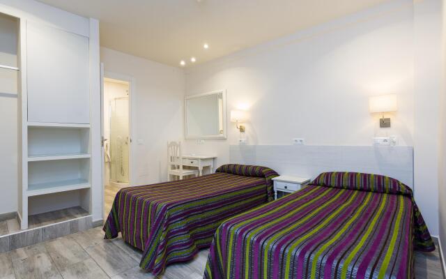 Sol y Miel Hostal