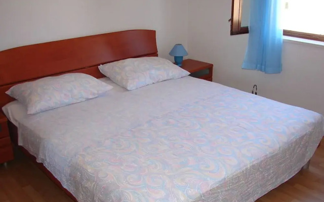 Tone - Spacious and Comfortable - A2 Plavi