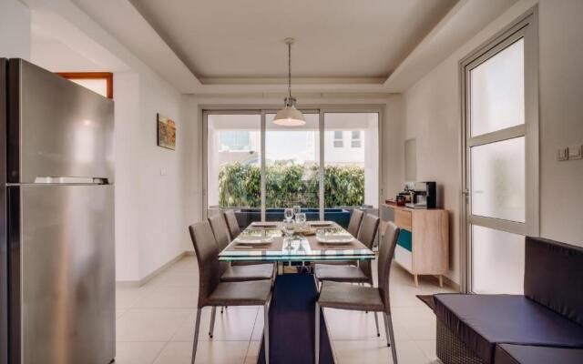 Dream 3bdr villa with private pool near the beach!