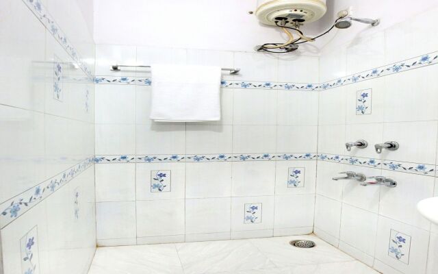 OYO 9229 GMG Hotel