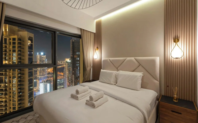 Panoramic Burj Khalifa View by Propigo