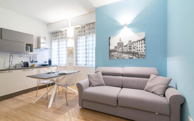 Vittoria Suite, con Jacuzzi - by Host4U