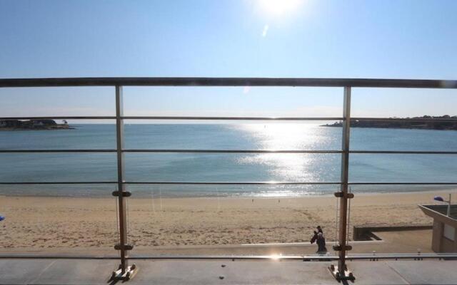 Appartement avec vue mer à 50m de la plage proche thalasso casino et restaurants FR 1 481 157