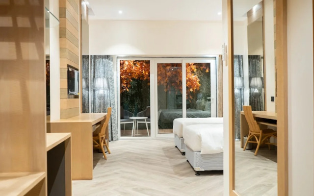 Hotel Clarks Inn Suites Kangra