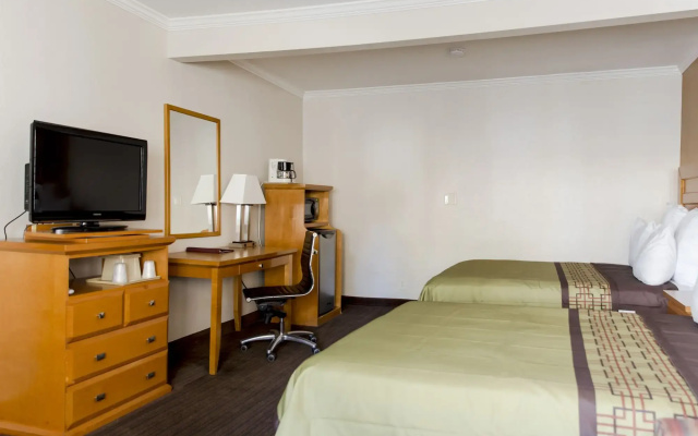 Anaheim Islander Inn and Suites