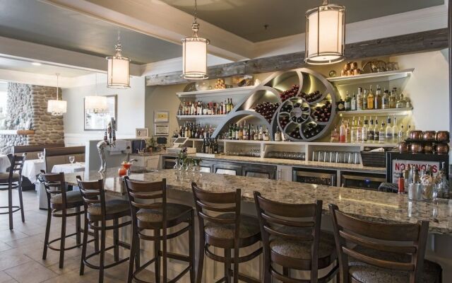 Seaside Oceanfront Inn