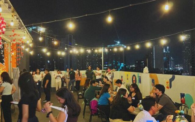 The City Flats Amorsolo