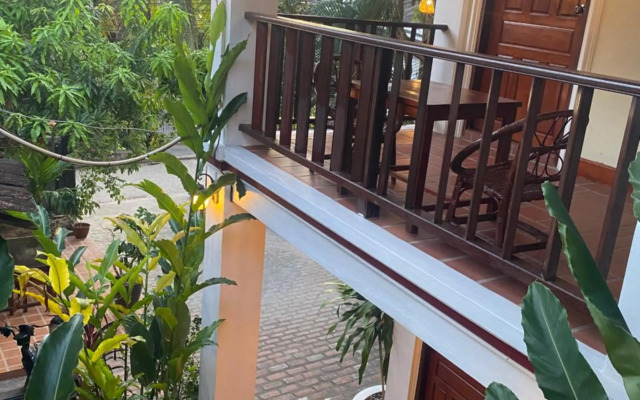 Lao Lu Lodge