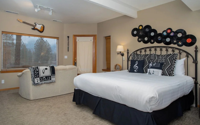 All Seasons River Inn