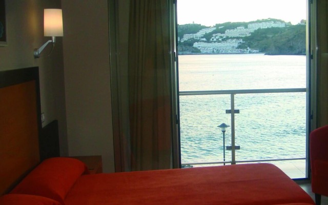 ON ALETA ROOM designed for adults