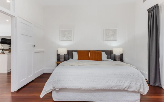 Hamptons White House