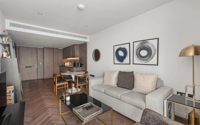 Battersea Power Station Flat With River Views